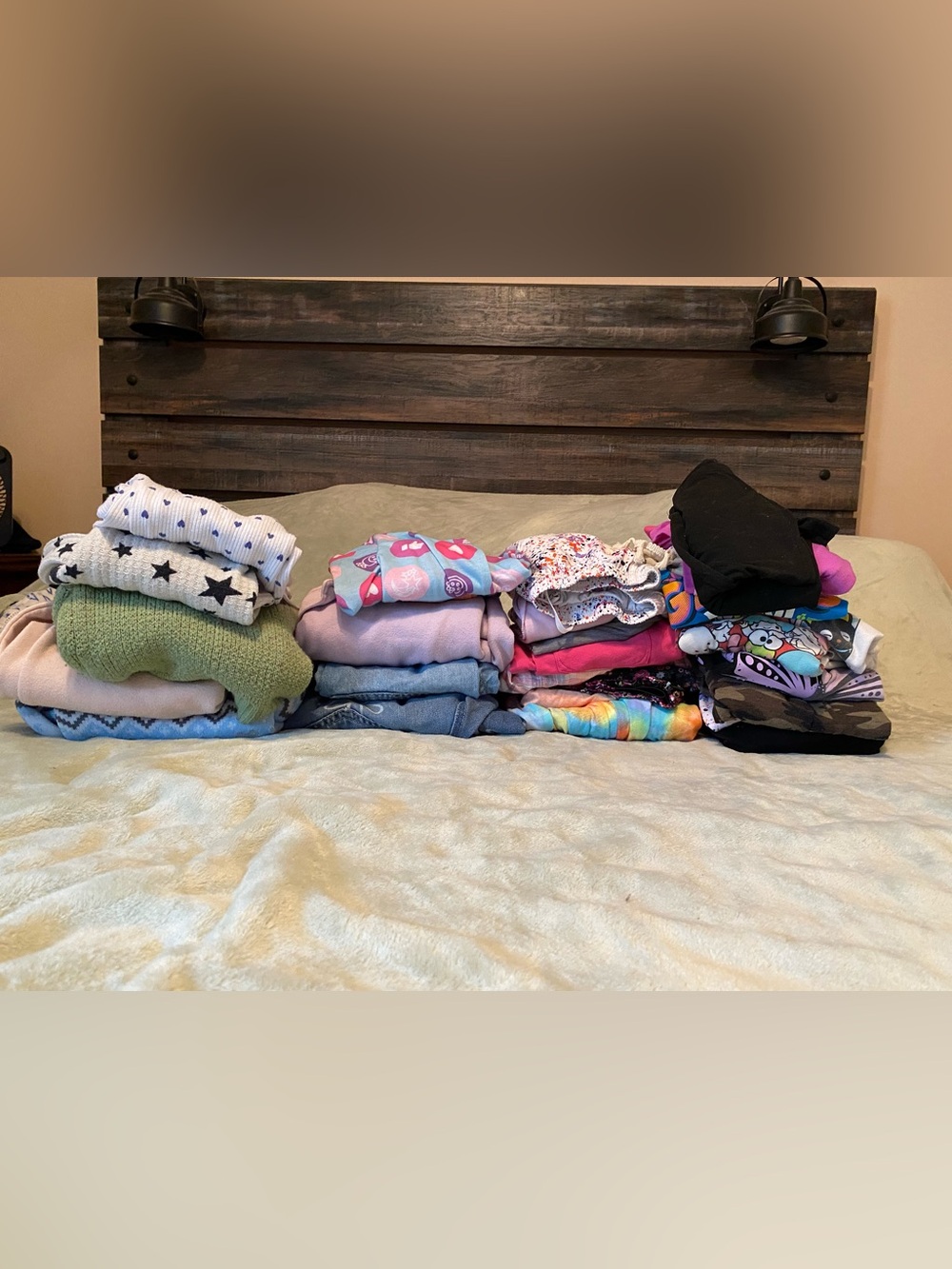 31 piece lot girls size 10, 10/12 tops bottoms, jeans, sweater, cardigan, tshirt